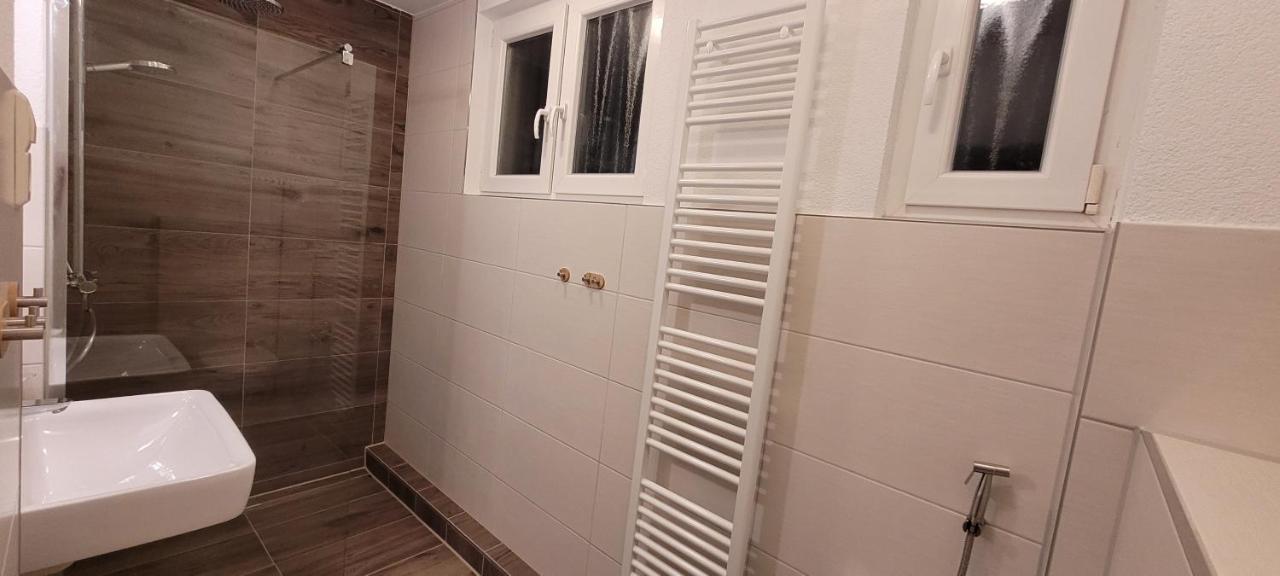 Ermis Apartments Мецинген Екстериор снимка